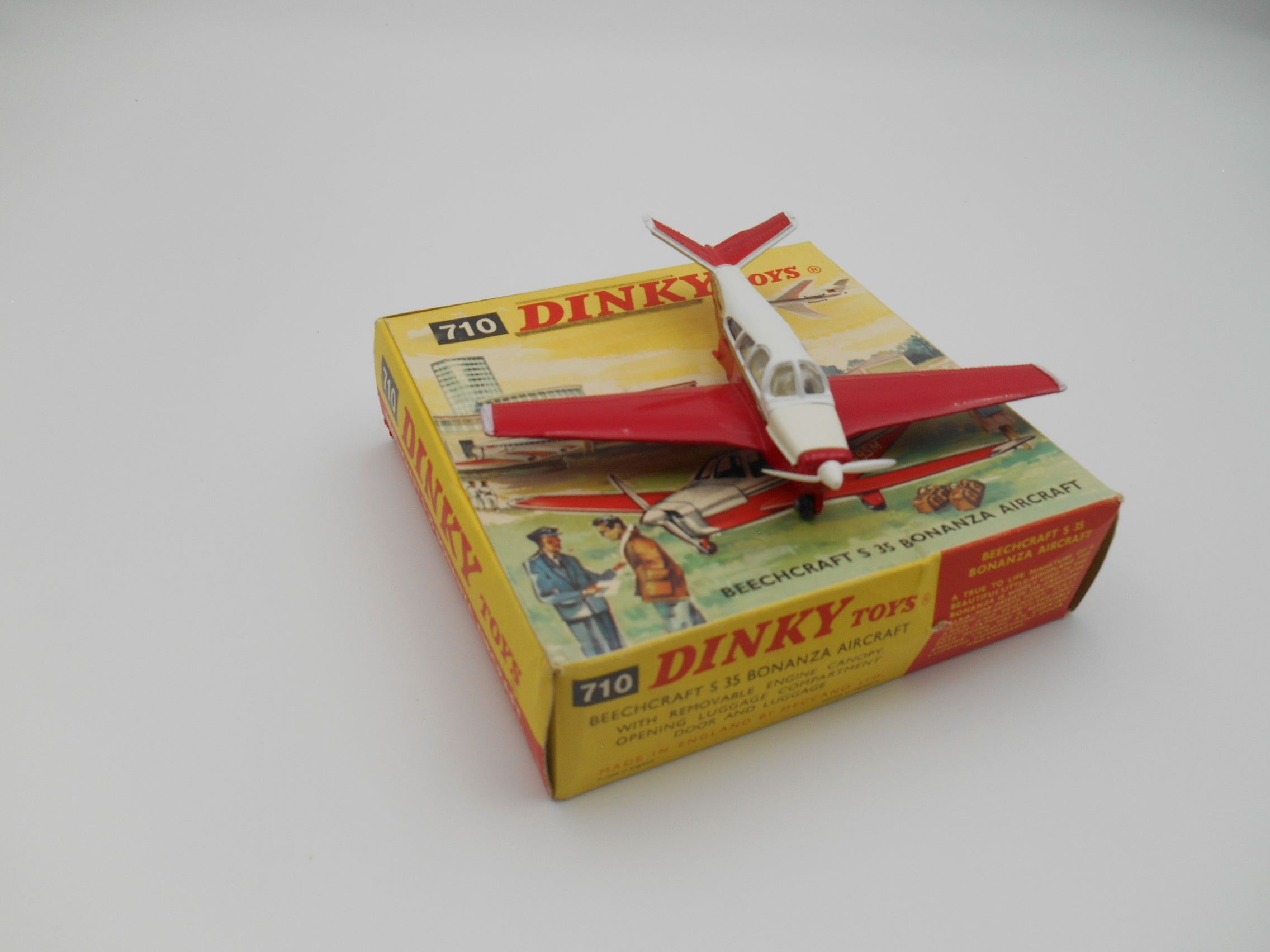 Dinky Toys 710 Beechcraft S35 Bonanza Aircraft Diecast Plane w/ Original Box