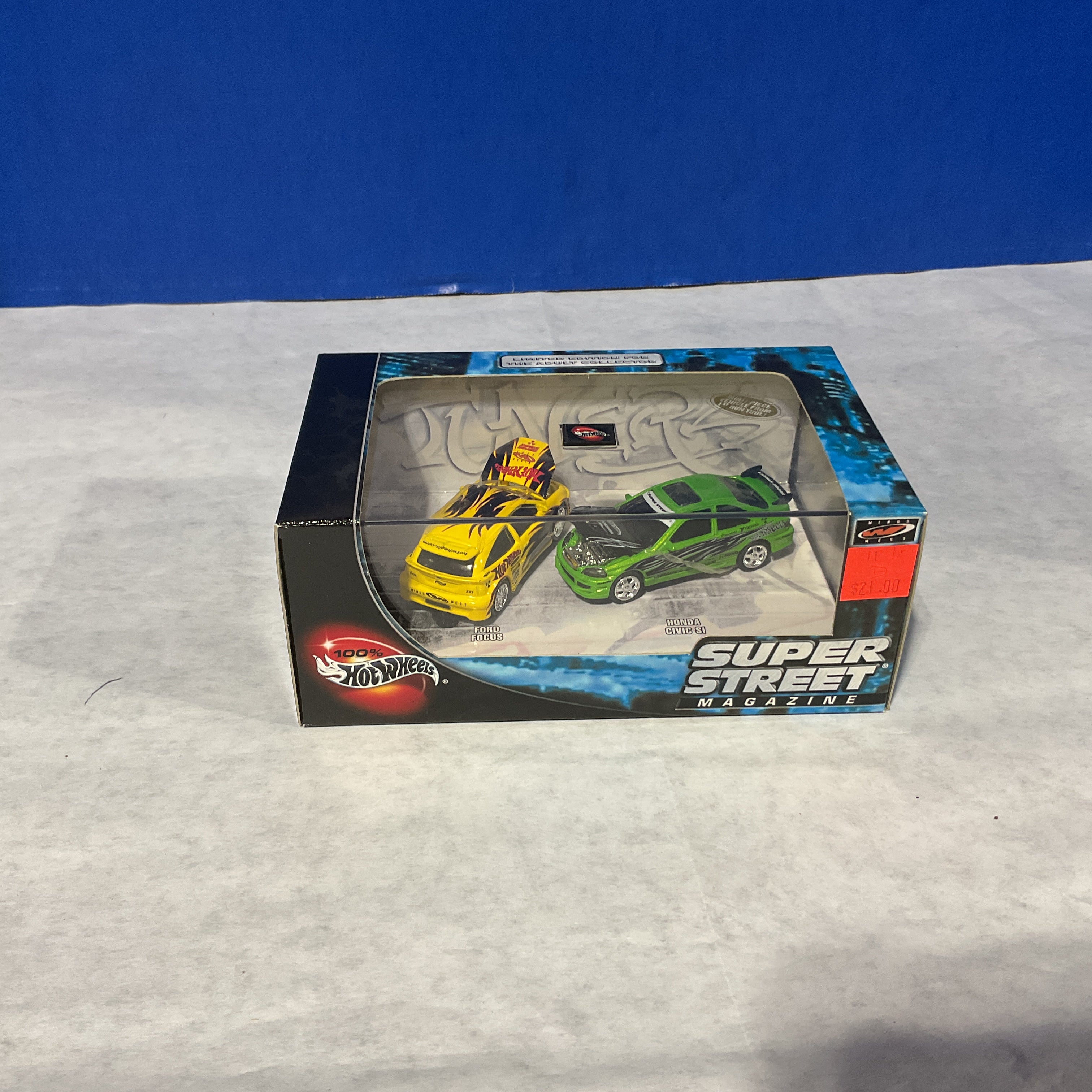 Hot Wheels Super Street Magazine 2-Car Set – Ford Focus & Honda Civic Si (Limited Edition)