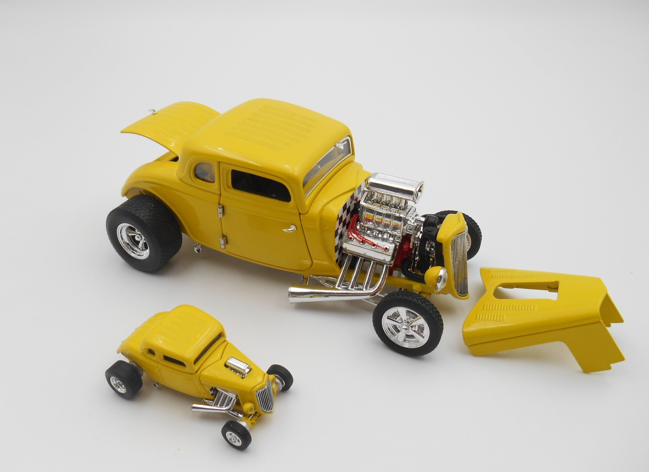 Hot Wheels 1934 Coupe Hot Rod Die-Cast Model 1:43 Scale