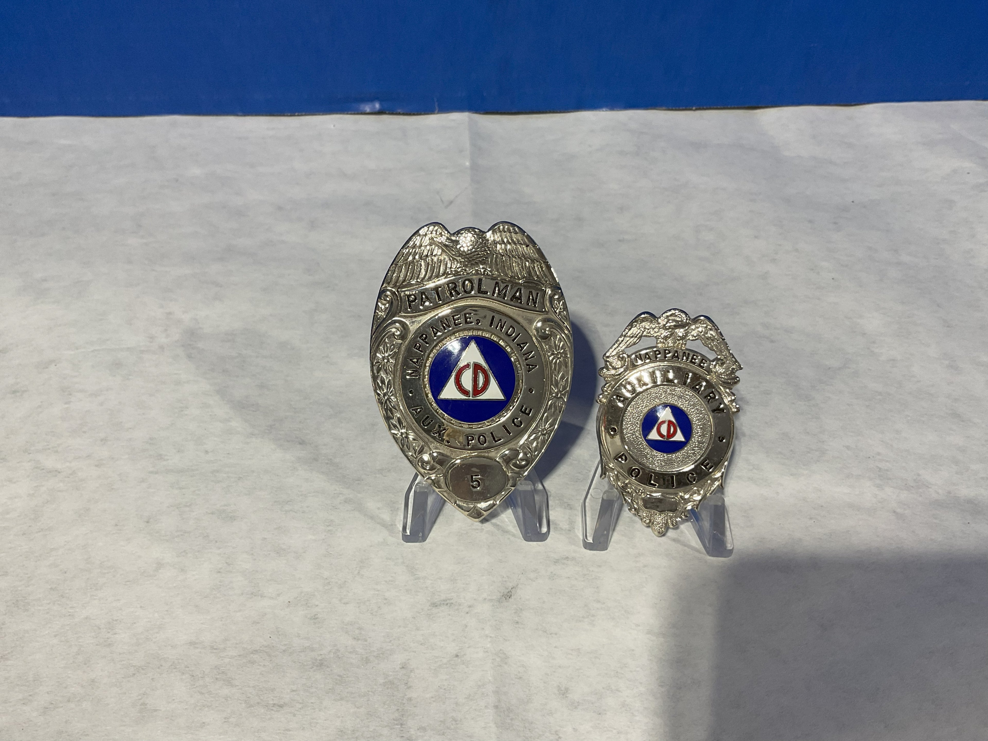 Patrolman Nappanee, Indiana Badge & Hat Badge