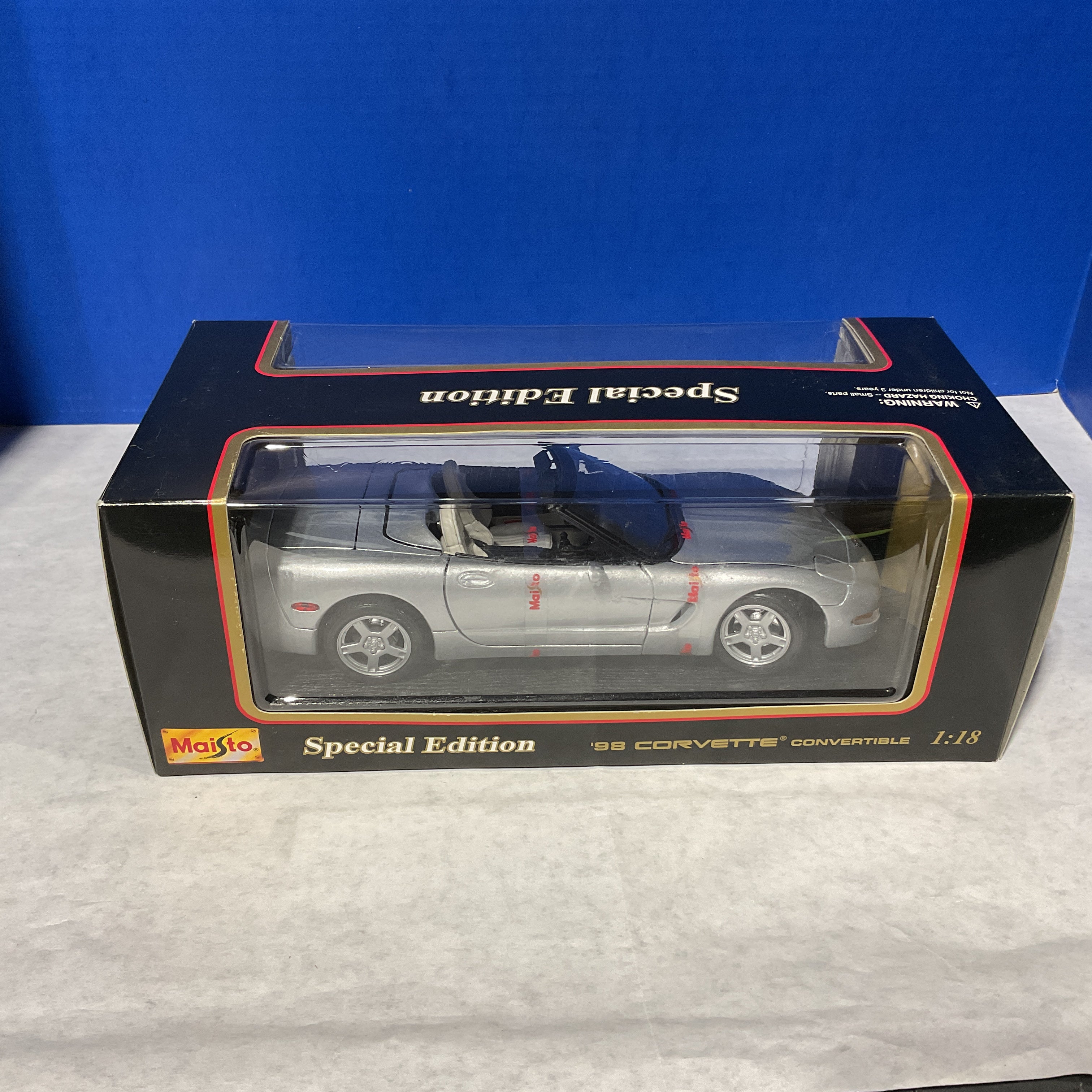 1:18 Maisto 1998 Corvette Convertible – Die-Cast Collector Model