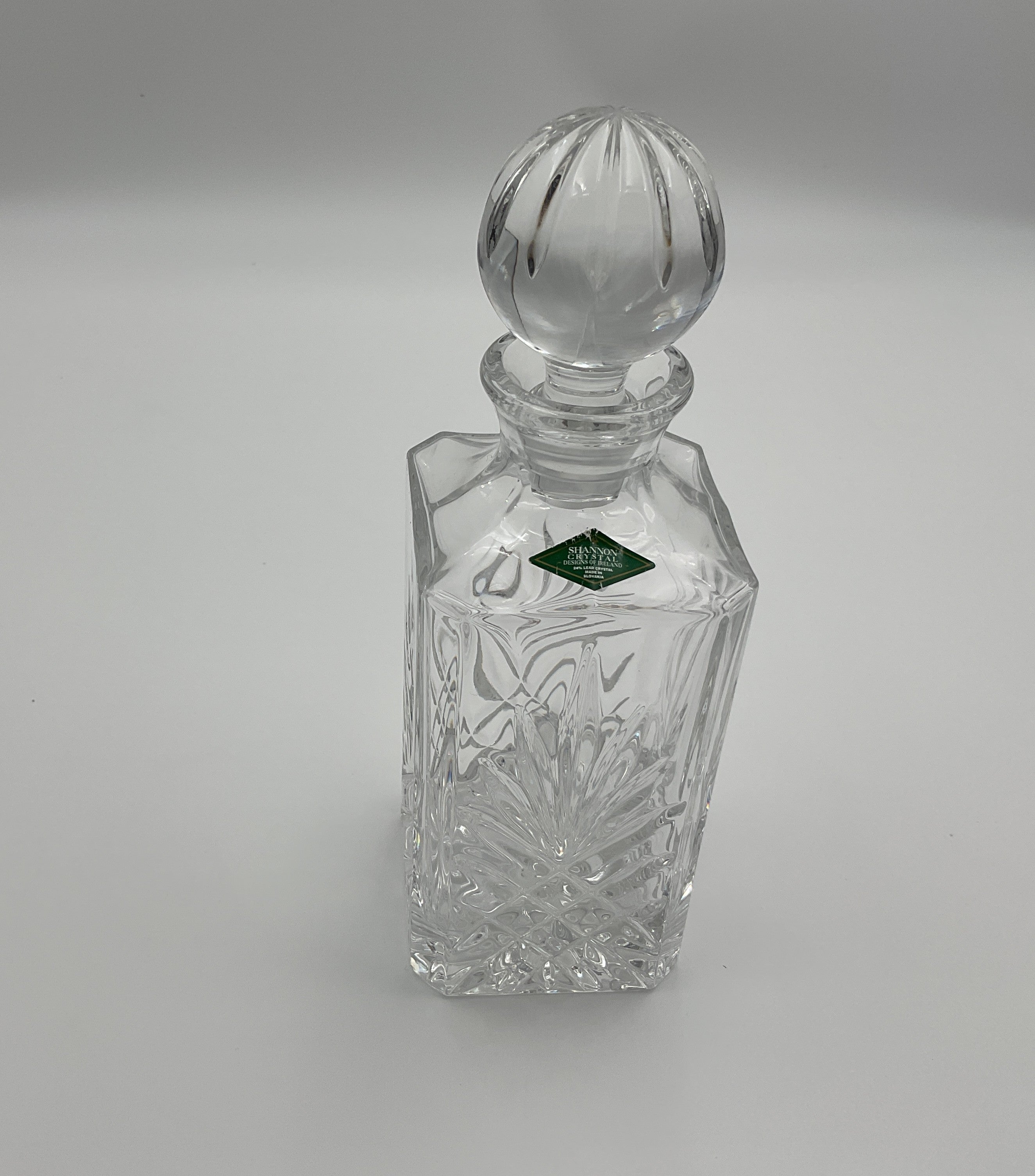 Shannon Crystal Cut Glass Decanter with Stopper – Elegant Faceted Barware