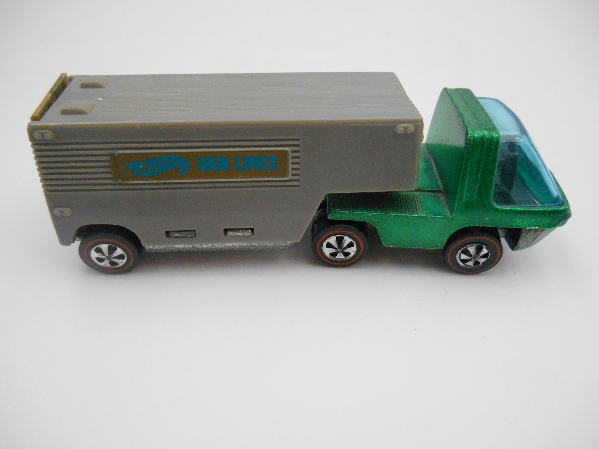 Vintage Hot Wheels Heavyweights Moving Van green truck cabi