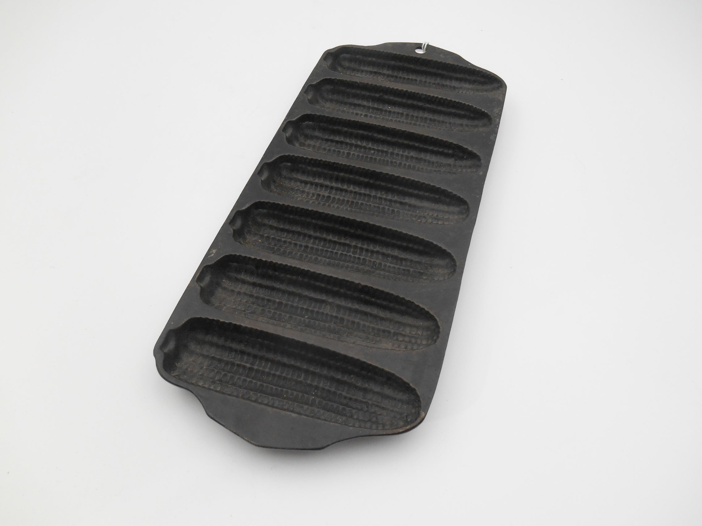 Vintage Cast Iron Cornbread Pan – 7-Ear Corn Stick Mold