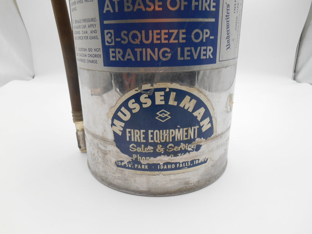 Vintage Stop Fire Redi-Jet model SRS-50 2 1/2 gal stored pressure water extinguisher 1960-1970