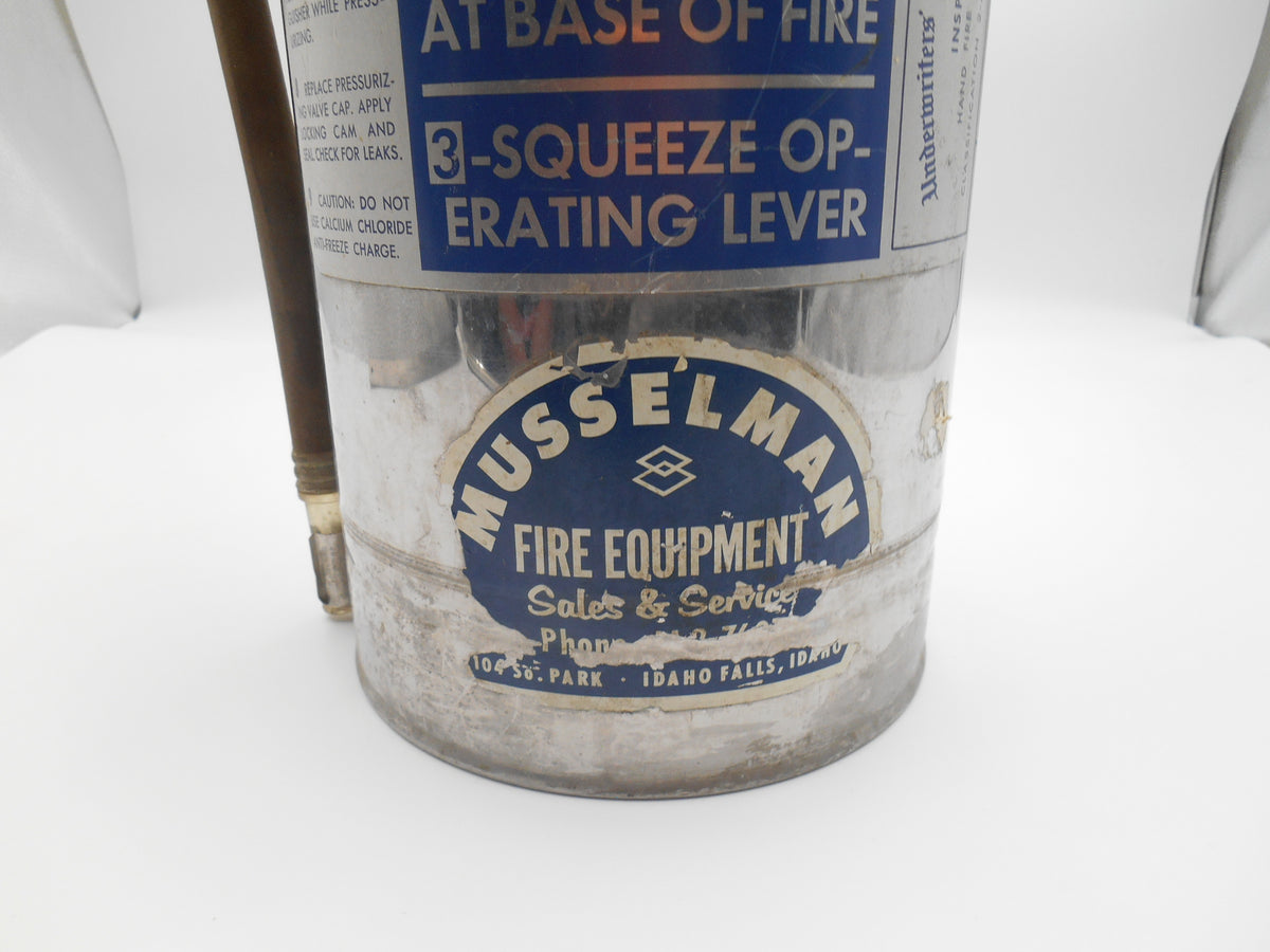 Vintage Stop Fire Redi-Jet model SRS-50 2 1/2 gal stored pressure water extinguisher 1960-1970